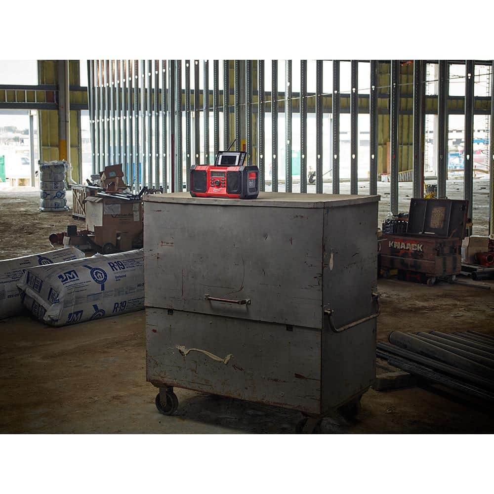 2890-20 M18 18-Volt Lithium-Ion Cordless Jobsite Radio