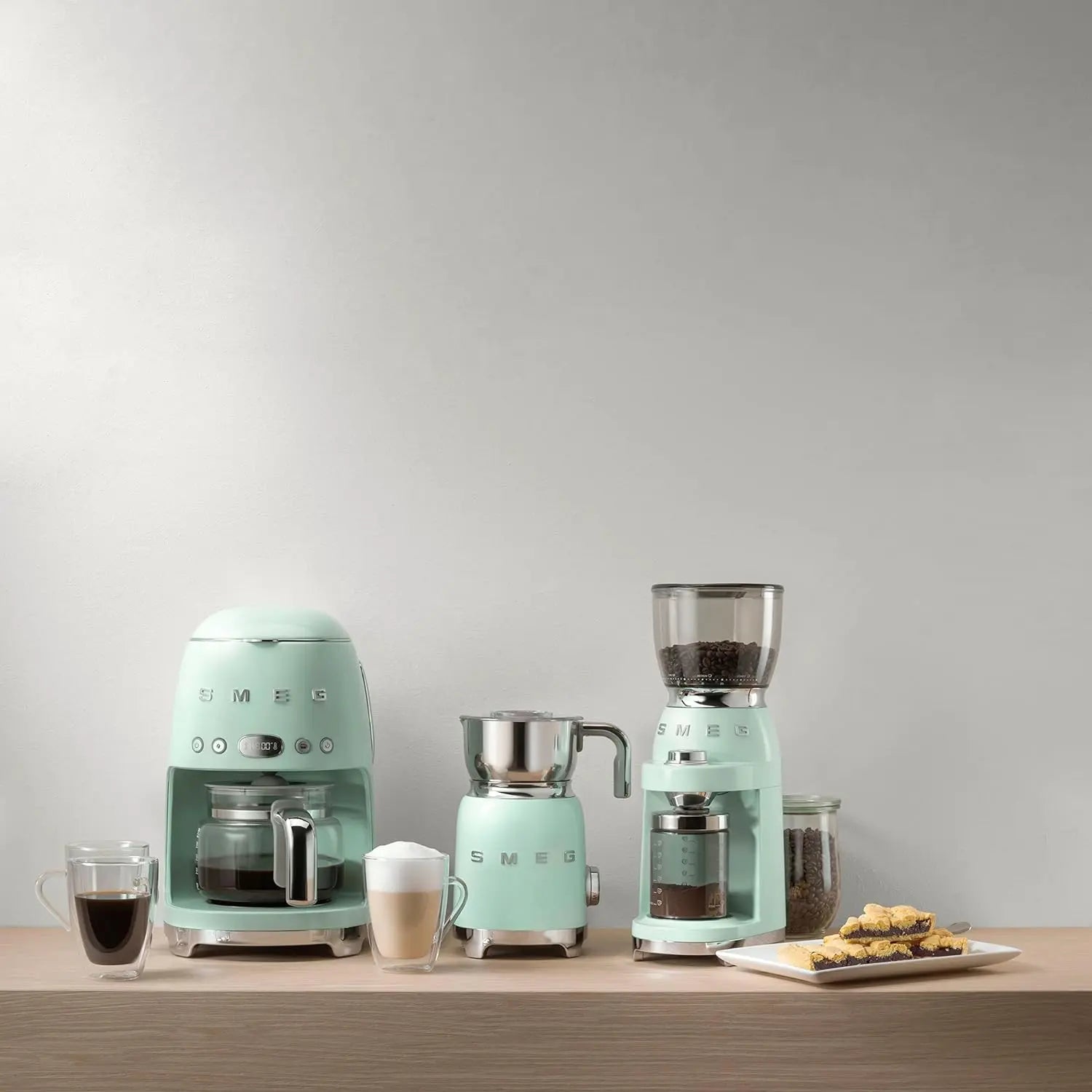 Smeg 50's Retro Style Aesthetic Drip Filter Coffee Machine, 10 cups, Pastel Green